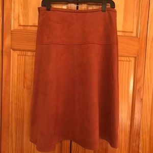 Flowy knee length skirt with side zipper